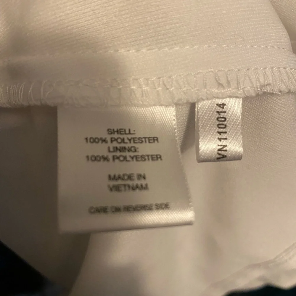 White Sleeveless New York and Company Dress - Picture 9 of 10